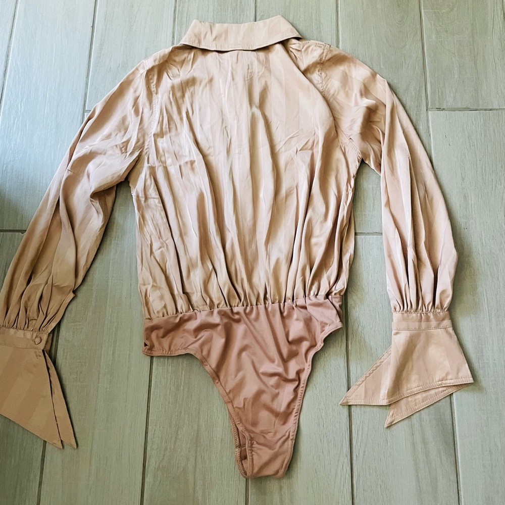 Silk bodysuit🪷 - Picture 5 of 5
